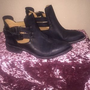 Chocolat Blu Floyd Black Leather shoes